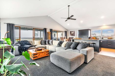 Photo of property in 910b Papamoa Beach Road, Papamoa Beach, Papamoa, 3118