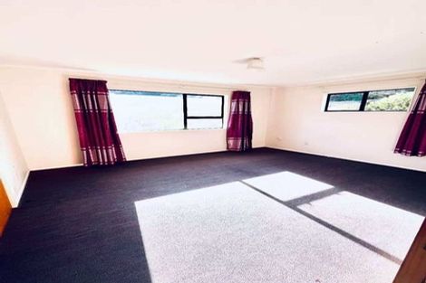 Photo of property in 6 Ruth Grove, Karori, Wellington, 6012