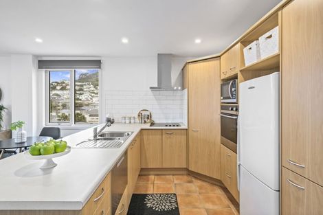 Photo of property in 7e/5 Kent Terrace, Mount Victoria, Wellington, 6011
