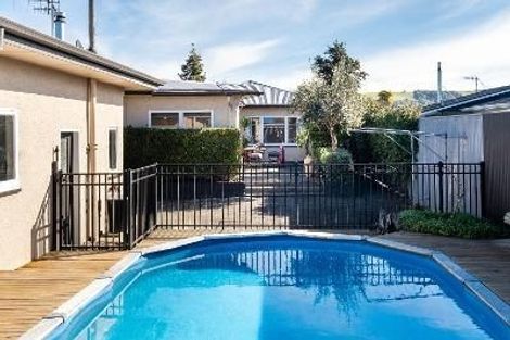 Photo of property in 12 Gebbie Road, Taradale, Napier, 4112