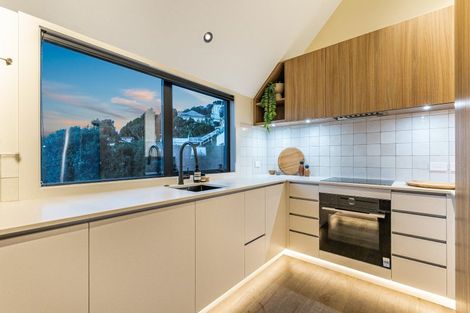 Photo of property in 28 Hay Street, Oriental Bay, Wellington, 6011
