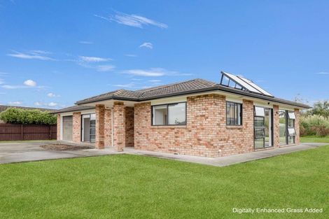 Photo of property in 19 Aitkenhead Court, Parakai, 0830