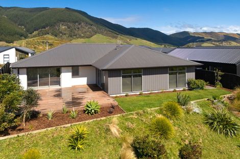 Photo of property in 36 Huntaway Close, Stoke, Nelson, 7011