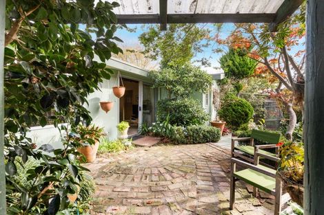Photo of property in 12 Saint Hill Lane, Havelock North, 4130