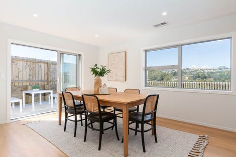 Photo of property in 9 Pine Hill Rise, Glenside, Wellington, 6037