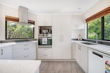 Photo of property in 2/9 Mossop Rise, Glenfield, Auckland, 0629