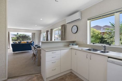 Photo of property in 196 Lakeside Drive, Orewa, 0931