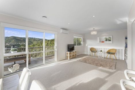 Photo of property in 107f2 Allington Road, Karori, Wellington, 6012