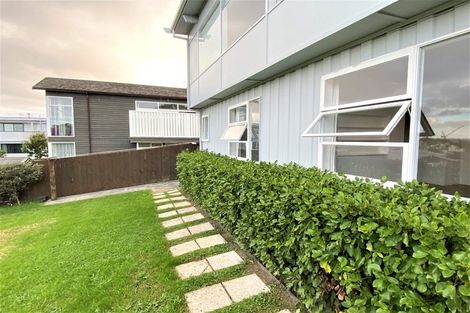 Photo of property in 1/23a Seaview Road, Castor Bay, Auckland, 0620