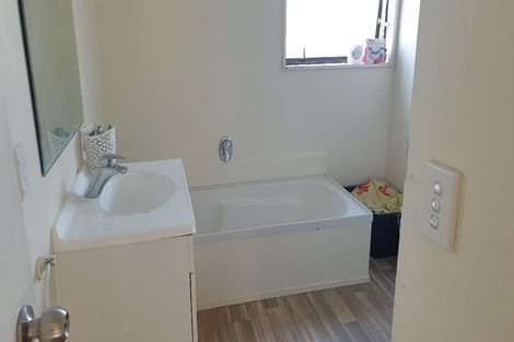 Photo of property in 2/13 Crown Crescent, Otara, Auckland, 2023