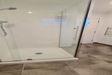 Photo of property in 46 Exmouth Road, Northcote, Auckland, 0627