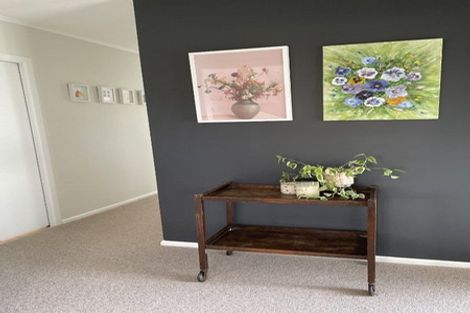 Photo of property in 208 Belvedere Road, Carterton, 5713