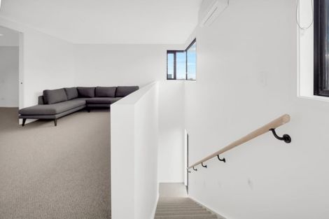 Photo of property in 11 Otira Place, Awapuni, Palmerston North, 4412