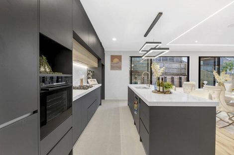 Photo of property in 14 Alluvial Street, Flat Bush, 2019