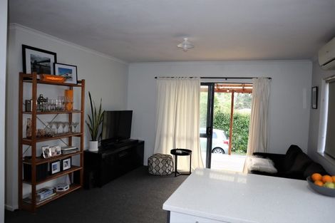Photo of property in 10 Hinau Street, New Lynn, Auckland, 0600