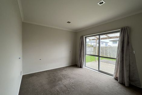 Photo of property in 16 Kira Road, Flat Bush, Auckland, 2016
