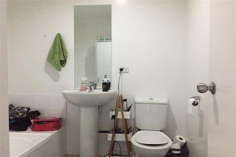 Photo of property in 5/4 Keeling Road, Henderson, Auckland, 0612