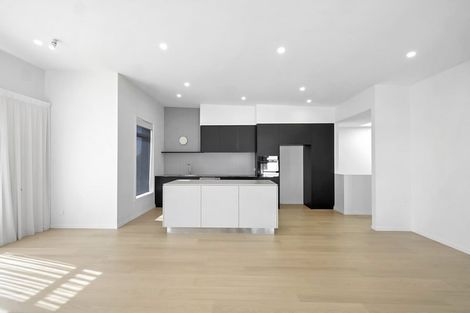 Photo of property in 30c Waiwaka Terrace, Strandon, New Plymouth, 4312