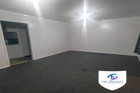 Photo of property in 696 Massey Road, Mangere, Auckland, 2022