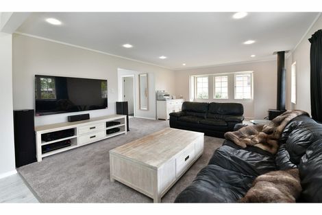 Photo of property in 11a Milton Road, Orewa, 0931