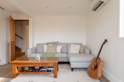 Photo of property in 15 Te Kiteroa Grove, Churton Park, Wellington, 6037