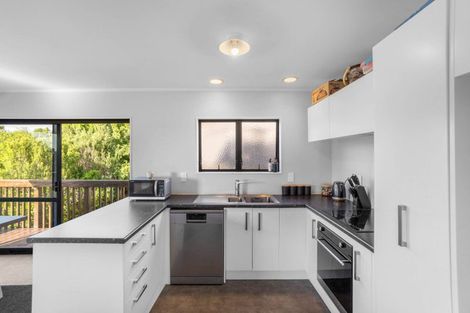 Photo of property in 59 Reynella Drive, Massey, Auckland, 0614