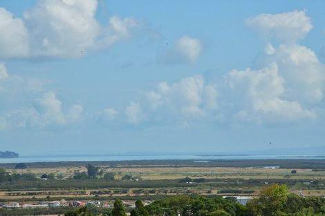 Photo of property in 77 Garfield Road, Helensville, 0800