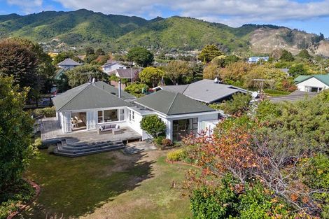 Photo of property in 12 Koromiko Road, Waikanae, 5036