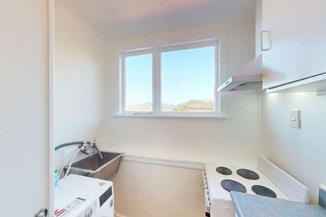 Photo of property in 2/10 Mataroa Avenue, Northland, Wellington, 6012