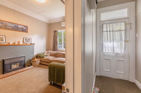 Photo of property in 9 Collins Street, Waipawa, 4210