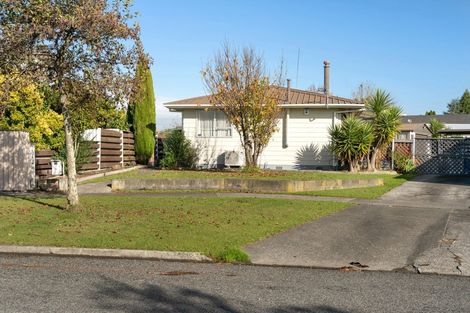Photo of property in 24 Hillcrest Drive, Kelvin Grove, Palmerston North, 4414
