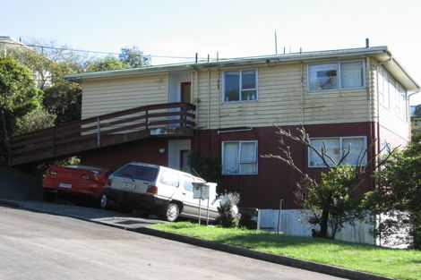 Photo of property in 2a Spenmoor Street, Newlands, Wellington, 6037