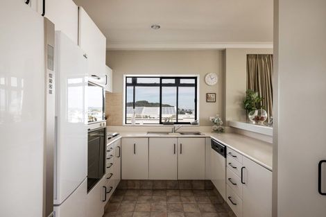Photo of property in 21 Maunganui Road, Mount Maunganui, 3116