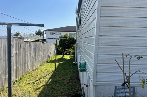 Photo of property in 12 Britton Avenue, Mount Roskill, Auckland, 1041