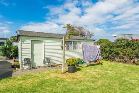Photo of property in 143 Cornfoot Street, Castlecliff, Whanganui, 4501