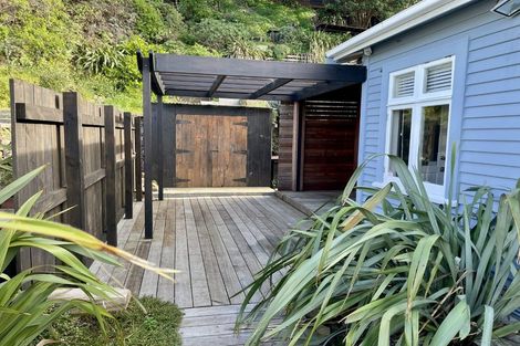 Photo of property in 170 Breaker Bay Road, Breaker Bay, Wellington, 6022