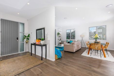 Photo of property in 42 Schoolside Road, Kumeu, 0810