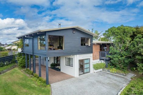 Photo of property in 3 View Road, Shelly Park, Auckland, 2014
