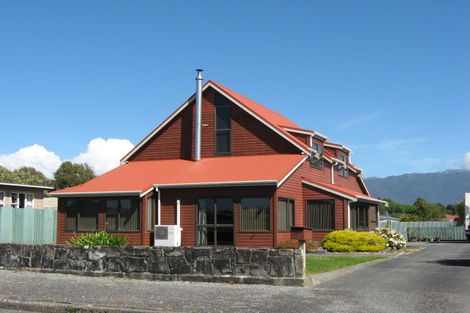 Photo of property in 26 Roebuck Street, Westport, 7825