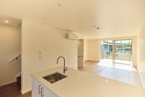 Photo of property in 14 Te Puketoka Lane, Mangere, 2022