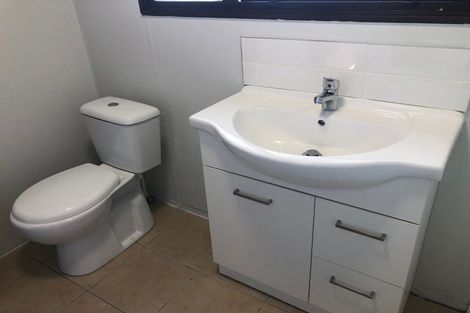 Photo of property in 2/5 Compass Place, Te Atatu Peninsula, Auckland, 0610