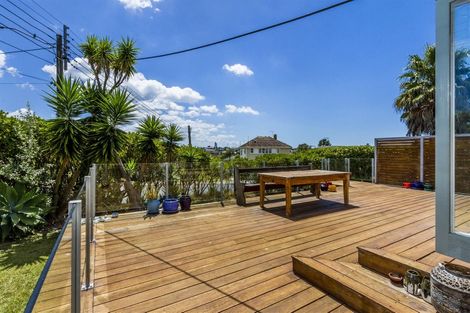 Photo of property in 2 Leander Road, Bayswater, Auckland, 0622