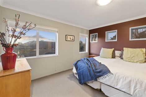 Photo of property in 16 Kittiwake Drive, Schnapper Rock, Auckland, 0632