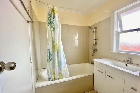 Photo of property in 25 Clayton Road, Manurewa, Auckland, 2102