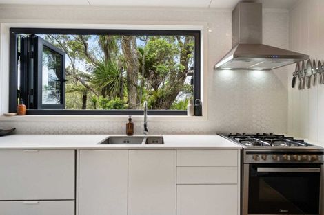 Photo of property in 3 Huia Road, Titirangi, Auckland, 0604