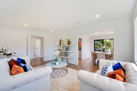 Photo of property in 14 Rhinevale Close, Henderson, Auckland, 0612