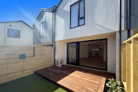 Photo of property in 2/51 Yeovil Road, Te Atatu Peninsula, Auckland, 0610