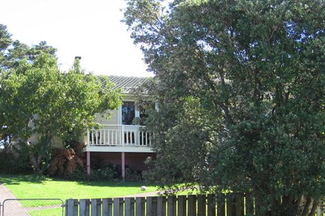 Photo of property in 17 Holmes Drive, West Harbour, Auckland, 0618