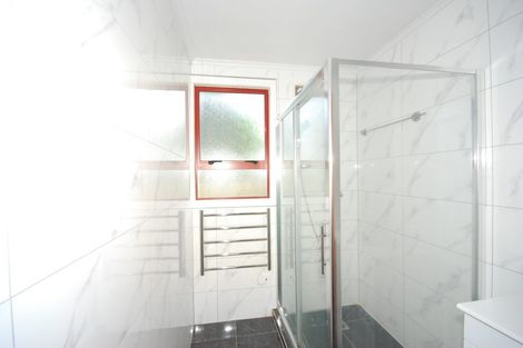 Photo of property in 2 Mcnaughton Avenue, Mangere East, Auckland, 2024