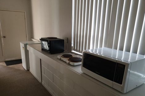 Photo of property in 16 Glenbervie Crescent, Massey, Auckland, 0614